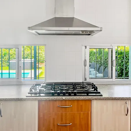 San Patricio I Piscina Privada I Jacuzzi I Bbq I Ps5 I Aire Acon I 3000m2 I 5min-centro * Jerez de la Frontera